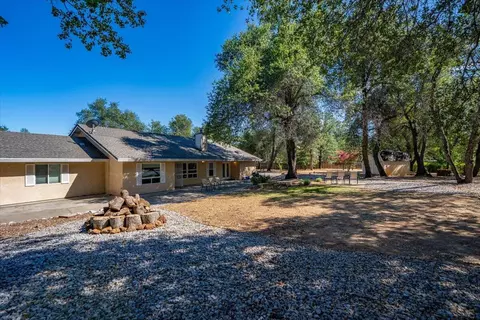 Exterior - 13320 Fernie Way, Redding, CA 96003 photo 12 of 26