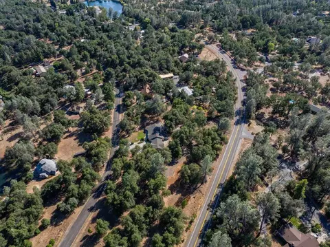 View/Area - 13320 Fernie Way, Redding, CA 96003 photo 6 of 11