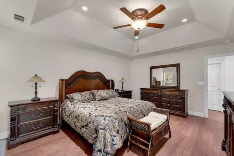 Bedroom - 13320 Fernie Way, Redding, CA 96003 photo 2 of 7