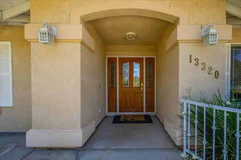 Entry Way - 13320 Fernie Way, Redding, CA 96003 photo 1 of 5