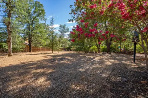 Exterior - 13320 Fernie Way, Redding, CA 96003 photo 9 of 26