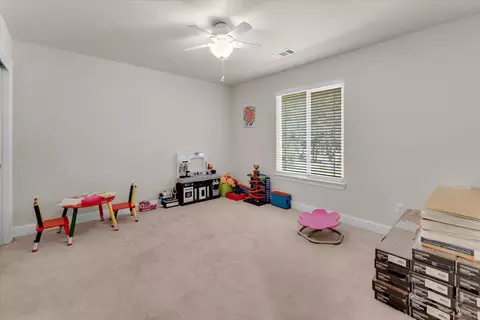 Bedroom - 13320 Fernie Way, Redding, CA 96003 photo 6 of 7