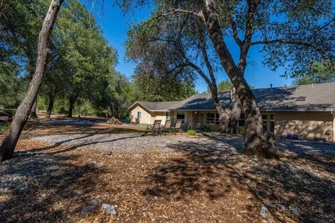 Exterior - 13320 Fernie Way, Redding, CA 96003 photo 23 of 26