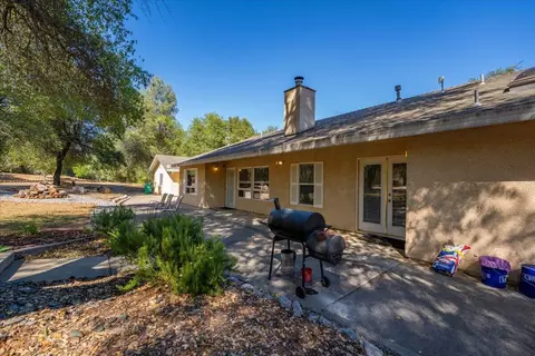 Exterior - 13320 Fernie Way, Redding, CA 96003 photo 11 of 26