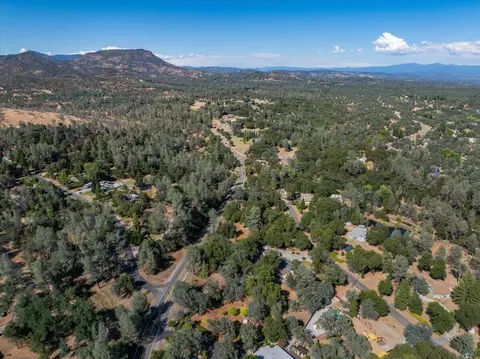 View/Area - 13320 Fernie Way, Redding, CA 96003 photo 4 of 11