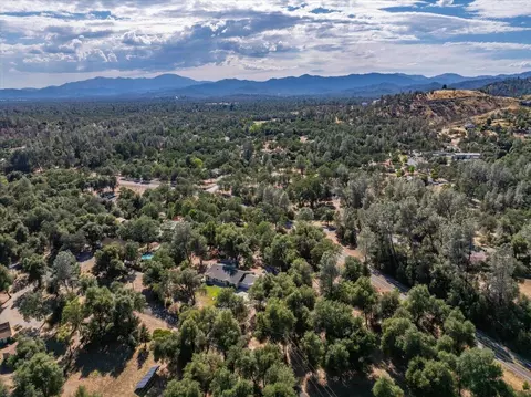 View/Area - 13320 Fernie Way, Redding, CA 96003 photo 10 of 11