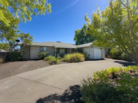 134 Walton Ave, Red Bluff, CA 96080 photo 2