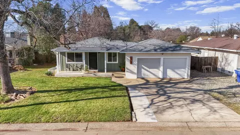 2906 Regal Ave, Redding, CA 96002