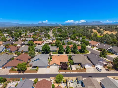 View/Area - 1777 Capistrano Walk, Redding, CA 96003 photo 5 of 15