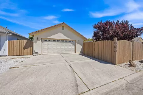 Exterior - 1777 Capistrano Walk, Redding, CA 96003 photo 7 of 12