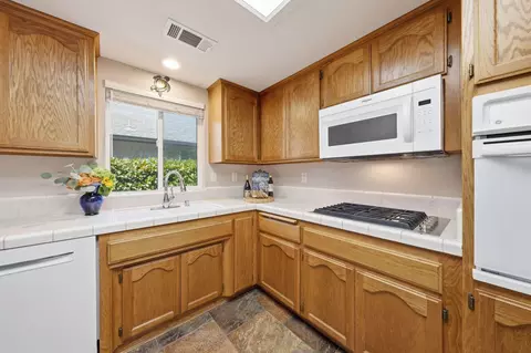 Kitchen - 1777 Capistrano Walk, Redding, CA 96003 photo 2 of 5