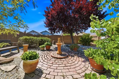 Exterior - 1777 Capistrano Walk, Redding, CA 96003 photo 5 of 12