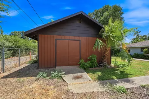Exterior - 218 San Mateo Ave, Gerber, CA 96035 photo 8 of 11