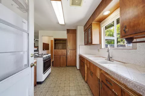 Kitchen - 218 San Mateo Ave, Gerber, CA 96035 photo 4 of 5