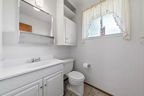 Bath - 218 San Mateo Ave, Gerber, CA 96035 photo 2 of 2
