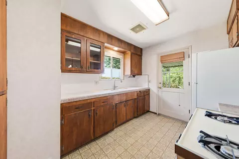 Kitchen - 218 San Mateo Ave, Gerber, CA 96035 photo 2 of 5