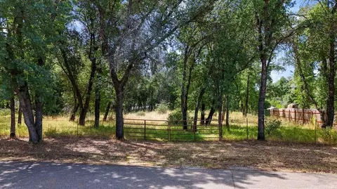 2375 Marilyn Ave, Redding, CA 96002 photo 2