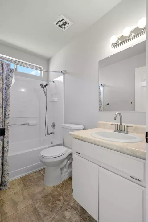 Bath - 150 Danbury Dr, Redding, CA 96003 photo 1 of 2