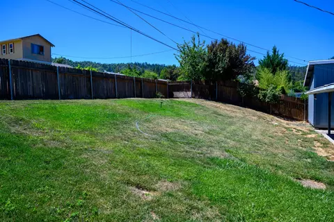 Exterior - 248 2nd Ave, Lewiston, CA 96052 photo 5 of 6