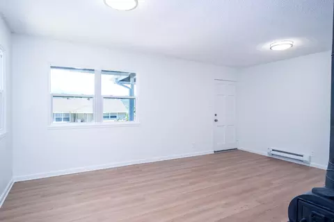 Living - 248 2nd Ave, Lewiston, CA 96052 photo 2 of 4