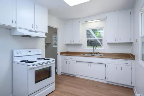 Kitchen - 248 2nd Ave, Lewiston, CA 96052 photo 3 of 3