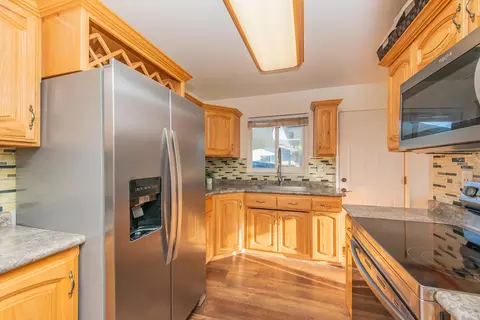 Kitchen - 2845 Regal Ave, Redding, CA 96002 photo 6 of 6