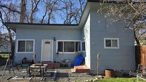Exterior - 303 Pine St, Yreka, CA 96097 photo 6 of 7