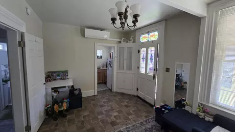 Entry Way - 303 Pine St, Yreka, CA 96097 photo 1 of 1