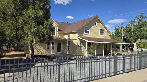 Exterior - 303 Pine St, Yreka, CA 96097 photo 2 of 7