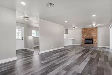 Living - 952 Camino Ct, Redding, CA 96002 photo 4 of 4