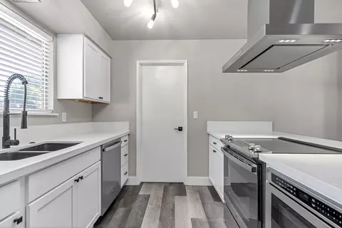 Kitchen - 952 Camino Ct, Redding, CA 96002 photo 1 of 6