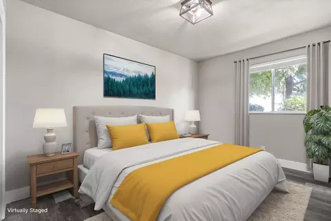 Bedroom - 952 Camino Ct, Redding, CA 96002 photo 4 of 8