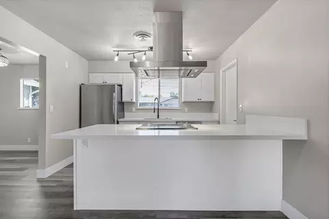 Kitchen - 952 Camino Ct, Redding, CA 96002 photo 5 of 6