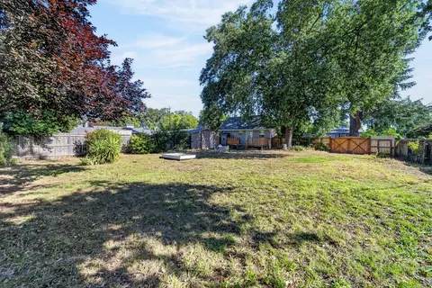 Exterior - 625 Orchard Estates Dr, Redding, CA 96001 photo 4 of 15
