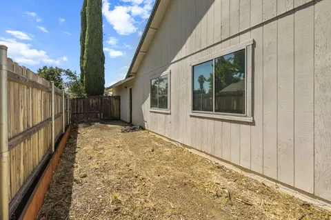 Exterior - 1987 Charade Way, Redding, CA 96003 photo 8 of 10