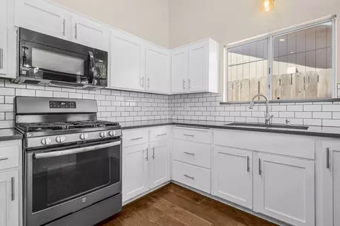 Kitchen - 1987 Charade Way, Redding, CA 96003 photo 2 of 3