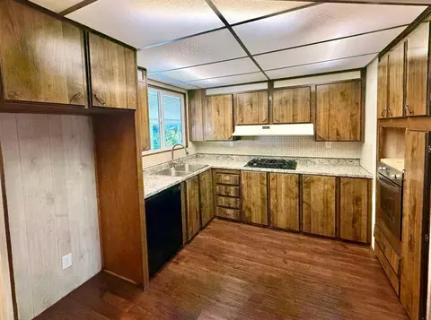 Kitchen - 4524 Eagle Nest Rd, Redding, CA 96003 photo 2 of 2