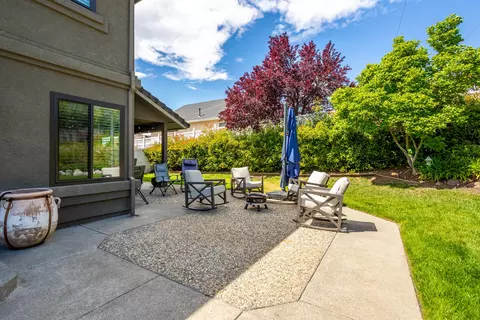 Exterior - 985 River Bend Rd, Redding, CA 96003 photo 6 of 21