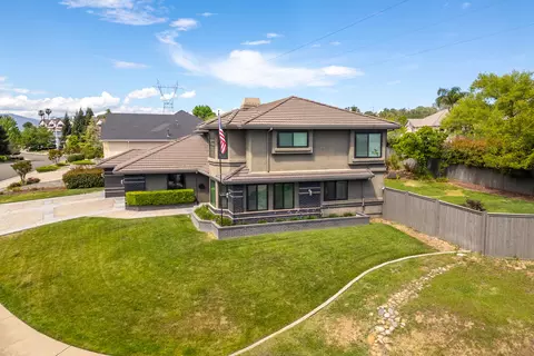 View/Area - 985 River Bend Rd, Redding, CA 96003 photo 2 of 12