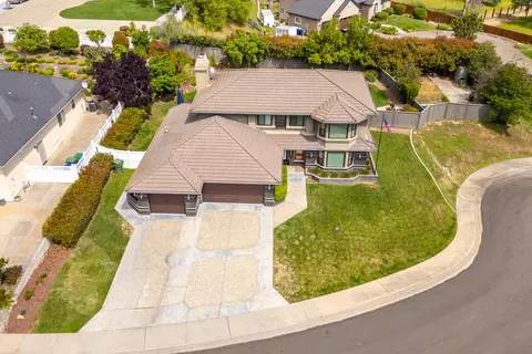 View/Area - 985 River Bend Rd, Redding, CA 96003 photo 3 of 12