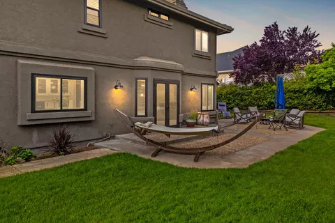 Exterior - 985 River Bend Rd, Redding, CA 96003 photo 2 of 21