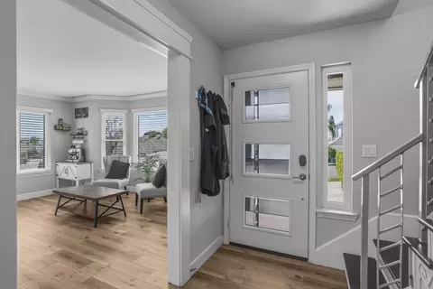 Entry Way - 985 River Bend Rd, Redding, CA 96003 photo 1 of 2