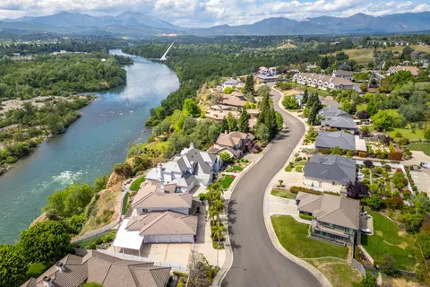 View/Area - 985 River Bend Rd, Redding, CA 96003 photo 4 of 12