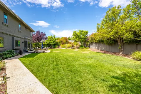 Exterior - 985 River Bend Rd, Redding, CA 96003 photo 12 of 21