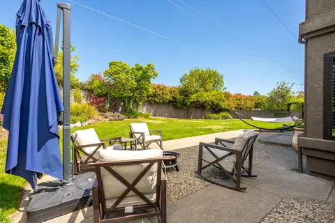 Exterior - 985 River Bend Rd, Redding, CA 96003 photo 7 of 21