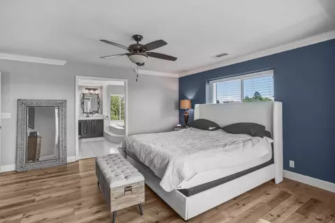 Bedroom - 985 River Bend Rd, Redding, CA 96003 photo 2 of 5