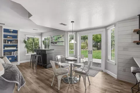 Dining - 985 River Bend Rd, Redding, CA 96003 photo 1 of 1