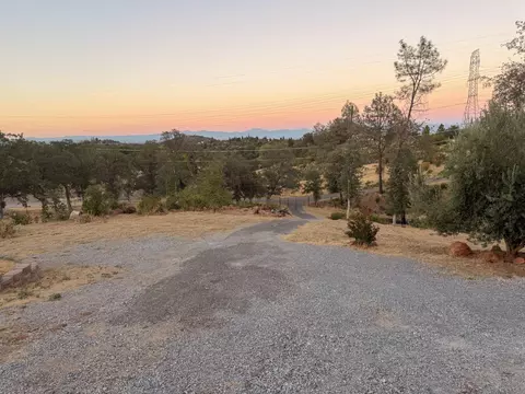Exterior - 9854 Record Range Rd, Redding, CA 96001 photo 3 of 5