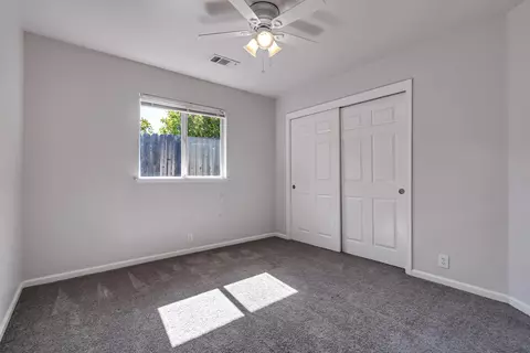 Bedroom - 597 Martinique Cir, Redding, CA 96003 photo 5 of 10