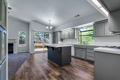 Kitchen - 597 Martinique Cir, Redding, CA 96003 photo 1 of 8